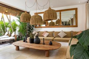 Villa Senya - Bali Bliss 3BR Mediterranean Escape with Private Pool, Stylish Retreat Between Seminyak & Canggu