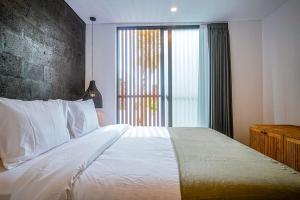 Tiny Villa Nyanyi - 2 BR Stylish Villa Private Pool 5 mins from Beach