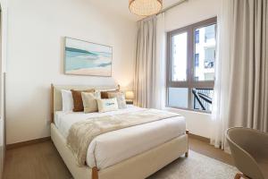 HiGuests - Stylish Boho 2BR Apartment Steps from La Mer Beach