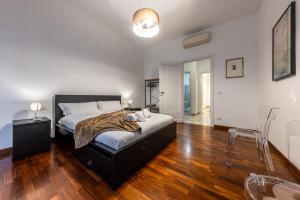 Cortivo House - Magenta 81