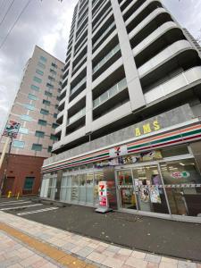 今年新規OP 最大9人 すすきのエリア 札幌観光に抜群の立地 空港直通バス停すぐ 高速Wi-Fi完備