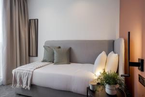 Bonnie Athens by Nin&Bau