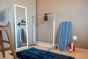 2 Pax Cozy Holiday Home, Trefoil Setia Alam, SACC