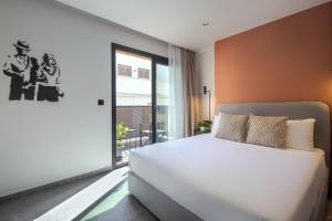 Bonnie Athens by Nin&Bau