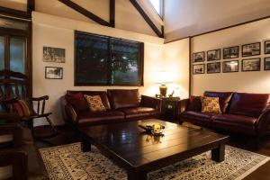 Classical Japanese style&Modern house Chill out囲炉裏