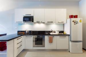 Stylish 3BR Pool Villa Onyx H4, Gated Residence, Near Rawai & Naiharn Beach