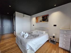 Madeira Four Seasons by Rentallido