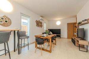 Aura, modern apartment with private jacuzzi 
