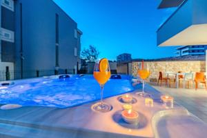 Aura, modern apartment with private jacuzzi