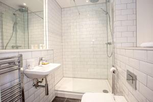 Super 2 Bed Apartment Close to Victoria Station