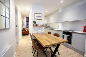 Super 2 Bed Apartment Close to Victoria Station