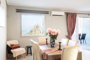 Beachfront Artemida Retreat - Peony Seabreeze Gem