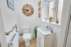 Host & Stay - The Snug