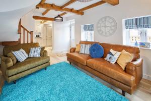 Host & Stay - The Snug