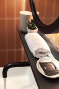 Bonnie Athens by Nin&Bau