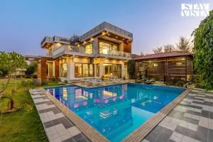 StayVista's Bella Dream - Mountain-View with Outdoor Pool, Lawn featuring a Gazebo & Indoor Games - Kheroda