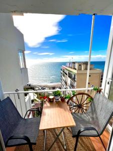 aAmazing Apartment ! on the beach with pool close to everything