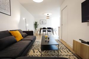 Apartment room in Large apt near Champ de Mars