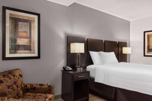 Queen Room - Non-Smoking room in Travelodge by Wyndham Globe AZ