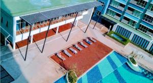Lumpini Park Beach Top Floor