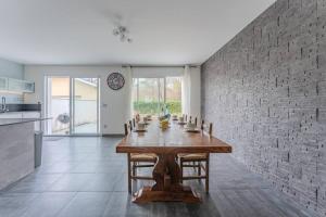 Maison Moderne à 10min des lacs - 6 couchages