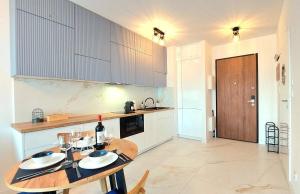 Apartment MARINA Riverside Nadmotławie by TriApart