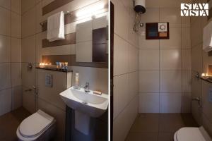 StayVista at Palm Tree Homes with Complimentary Breakfast, BBQ Grill and Pet-Friendly Home