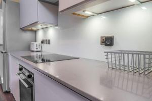 Elegant 3bed-Central Edinburgh -by Holiday Homes