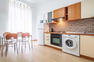 GuestHost - One step away from the historic center Lovely Flats