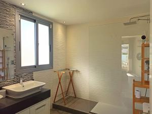 cabopino 3 Bedroom - Ocean Views - Pool - Terrace