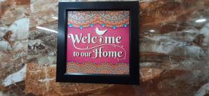 Diplomat luxury home stay in private apartment with kitchen, washroom, wifi , Android tv, fridge in cream location of posh south delhi foreiner area of lajpat nagar, safst locality of Delhi for single females