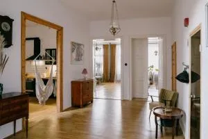 4ry pokoje - Mnisztwo