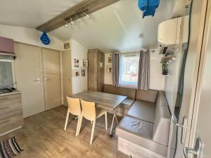 Campings Grand Mobile-Home 6 Places climatise : photos des chambres