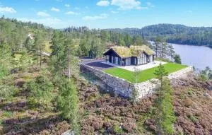 Gorgeous Home In Evje With Lake View - Mjåvatn