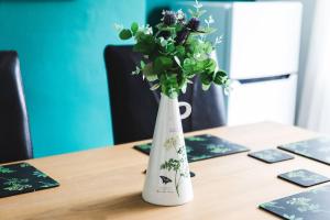 Probert- Perfectly Placed- Driveway - 3 bed