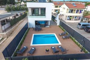 Villa Tuta with heated pool, only 150 m from the beach