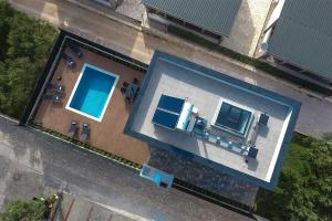 Villa Tuta with heated pool, only 150 m from the beach