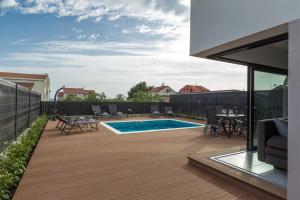 Villa Tuta with heated pool, only 150 m from the beach 