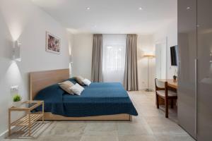 Villa Clementine with pool, sea view