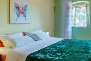 Cozy apartment MARISOL with pleasant terrace in Nerezine