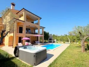 Villa with pool and fenced garden - 拉卡尔