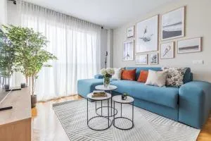 Apartamento con parking y piscina - Madrid