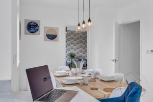 Modern 3BR Home in 9 Anson Rd Near Sandwell Hospital with Garden and Free Parking