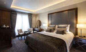 Executive Double Room room in One Warwick Park Hotel