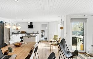 3 Bedroom Stunning Home In Rødby