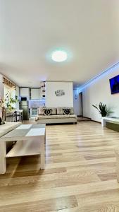 NeriesApartment No.2 Bedrooms Modern Suite In Centrum