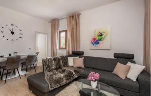 Stunning Apartment In Lovran With Wifi