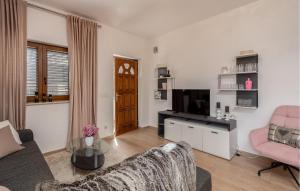 Stunning Apartment In Lovran With Wifi