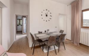 Stunning Apartment In Lovran With Wifi