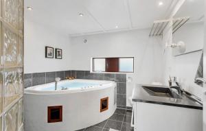 Stunning Home In Humble With Sauna